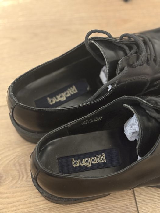 Итальянские кожаные туфли Bugatti