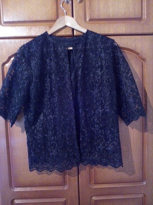 bluza 44/46,dantela neagra,clasica,eleganta