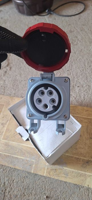 Силовая розетка 380В