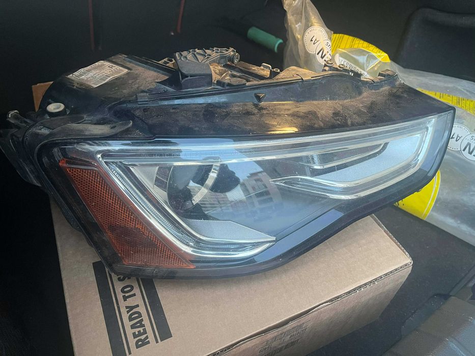 Audi Ауди Оригинален Десен Фар A5/S5 Фейслифт B8 (B8.5) - 8T0941006E