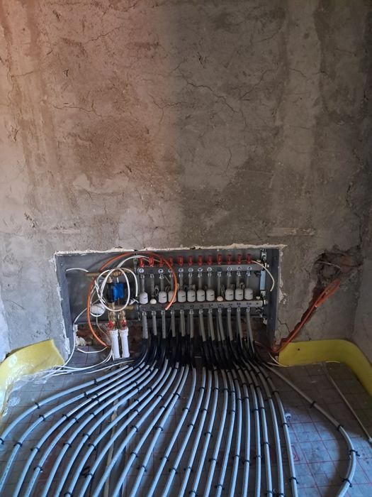 Instalatii termice-sanitare , incalzire in pardoseala , centrale, etc.