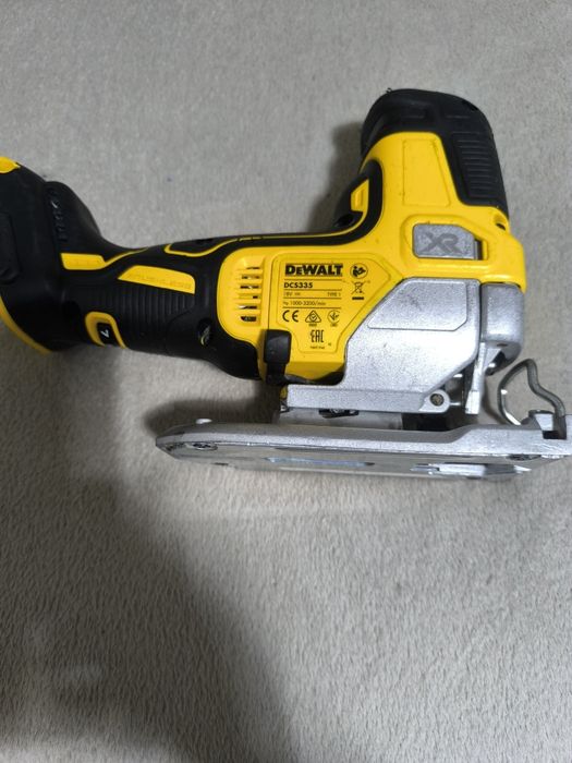 Fierăstrău Pendular Dewalt DCS335(2022)