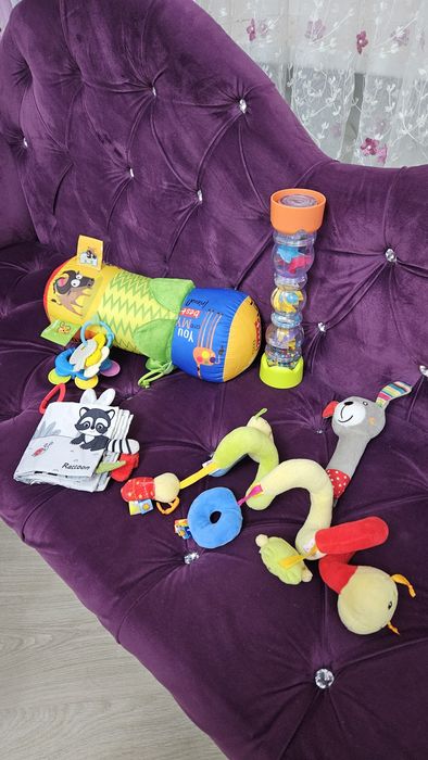 Игрушки развивашки до года