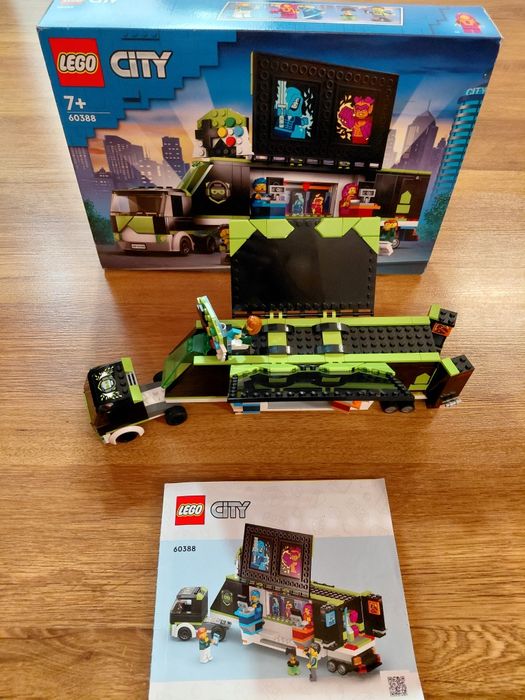 LEGO City 60388 - Камион за игрален турнир