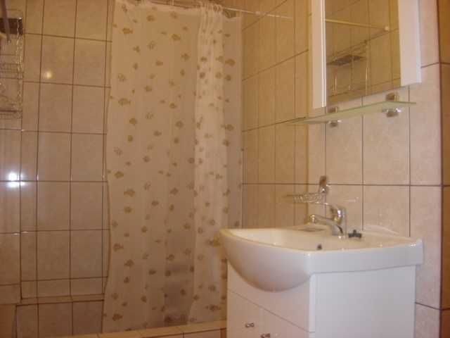 Proprietar inchiriez (ofer) garsoniera