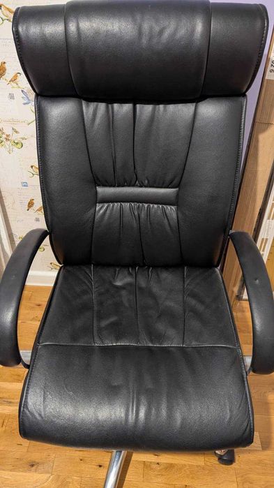 Офис стол от естествена кожа