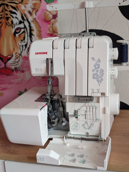 Продам хороший оверлок