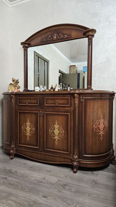 Витрина сервант горка