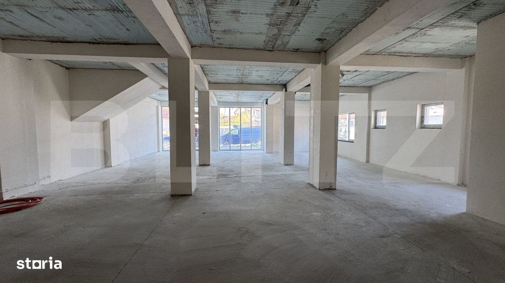Spatiu comercial parter bloc nou, 136 mp open space, vitrina, terasa,
