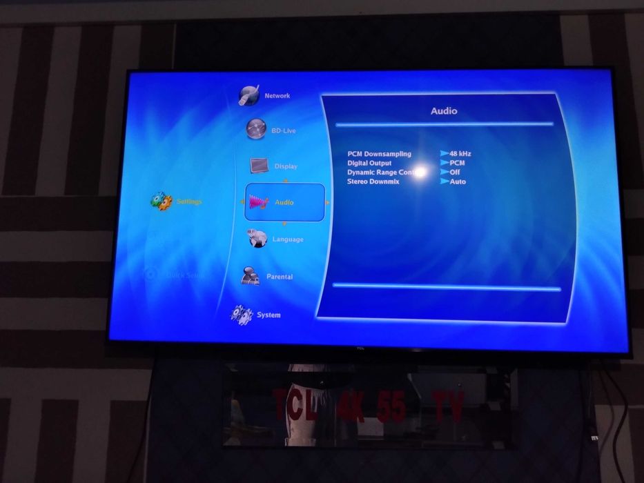 страхотен и качествен 3D блу рей плеър изгодно-нов внос от Англия