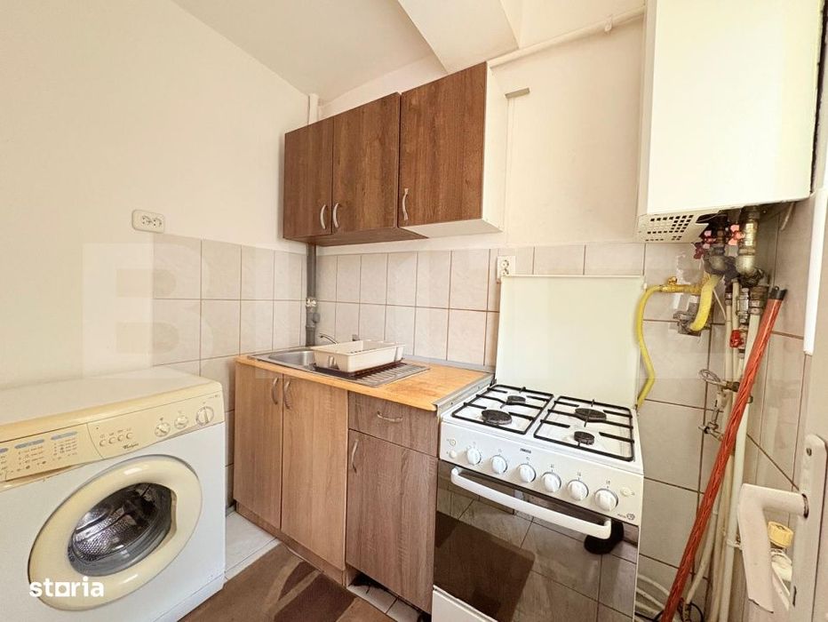 Garsoniera de vanzare,  21 mp, zona Ostrovului