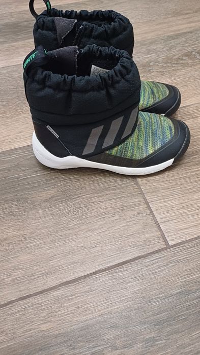 Оригинални боти на Адидас за Момиченце