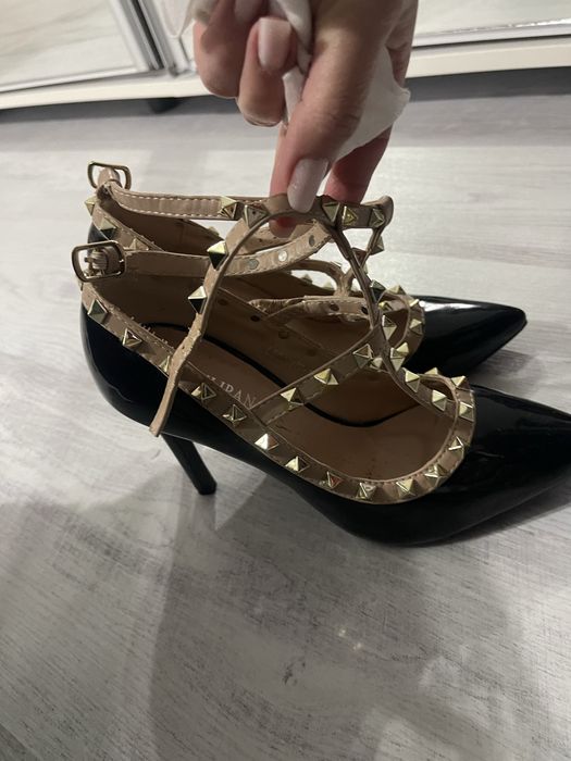 Pantofi stileto  din lac marimea 37