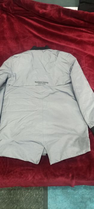 Продам куртку на подростка. 9-10 лет.