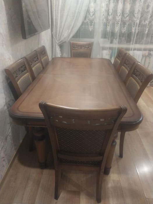 Продам стол стулями