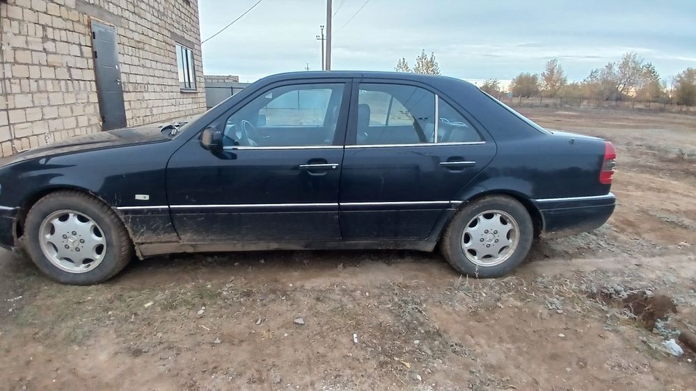 Продам Мерс с 280 автомат