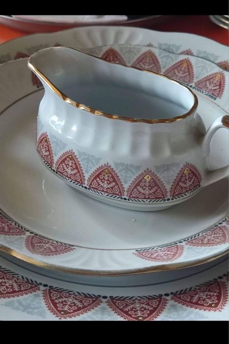 Продается новый столовый сервиз