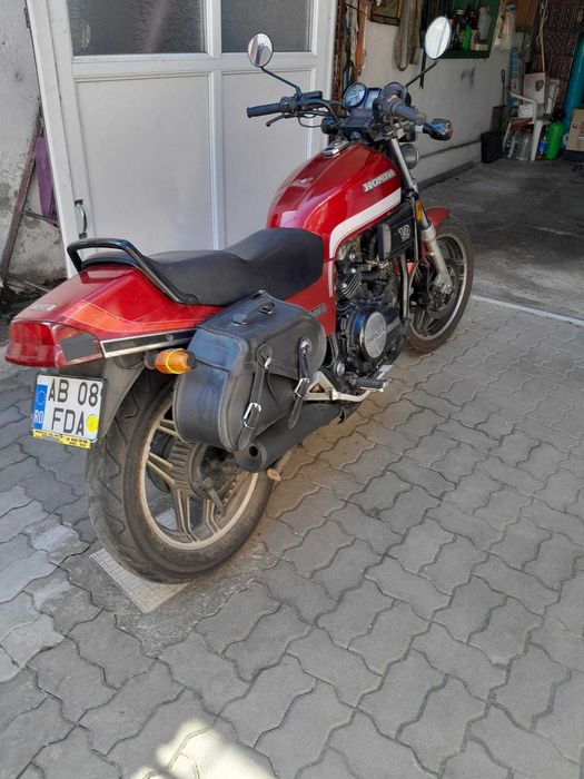 Honda VF750S V45 Sabre – motocicletă clasică pentru colecționari
