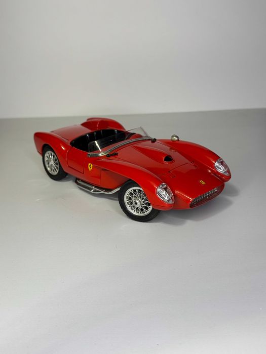 Machetă 1:18 Ferrari 250 Testa Rossa (1957) (Producător Bburago)