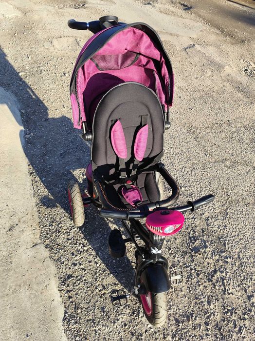 Продавам триколка за момиче.