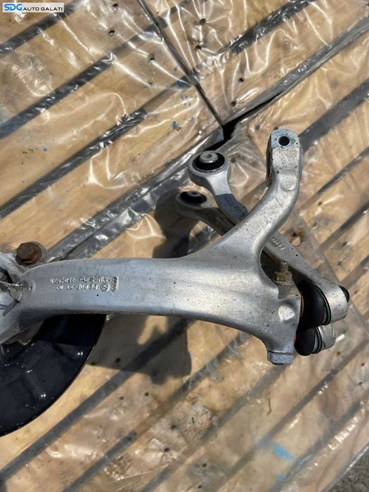 Fuzeta cu Butuc Rulment Stanga Fata Audi A8 D3 2002 - 2010 Cod 4E0257M