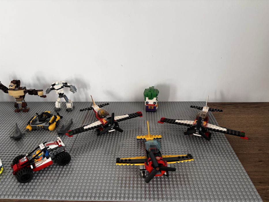 Lego avioane, figurine, masina de politie, excavaror [DISCOUNT 10%]