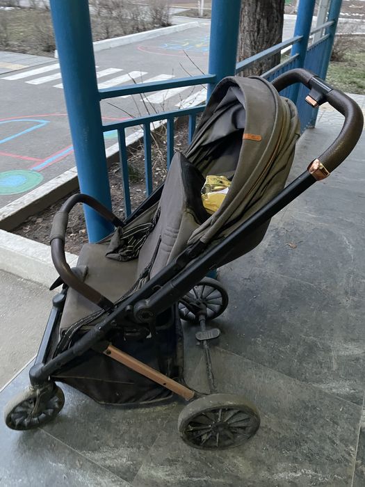 Продам коляску за символическую цену