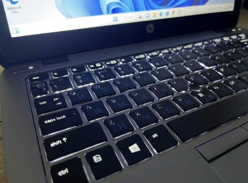 Продам компактный ноутбук hp elitebook