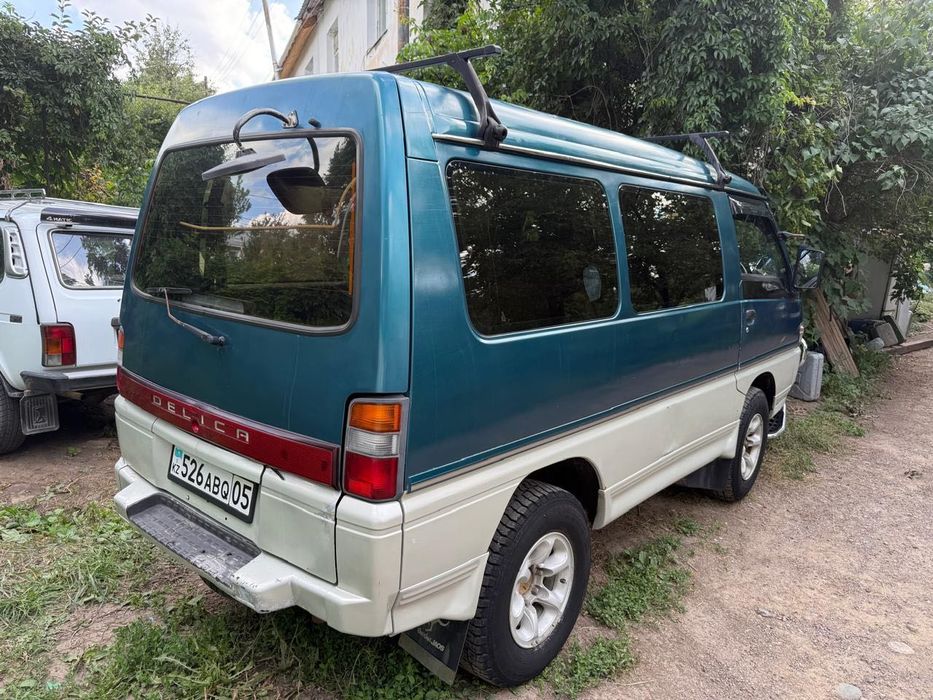 Продам минивэн Mitsubishi Delica
