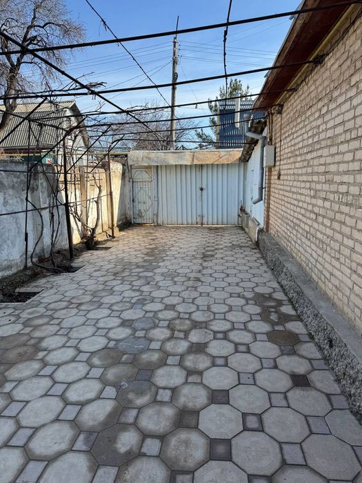 Срочно продаеться дача три комнаты , 6 соток земли, сад ,