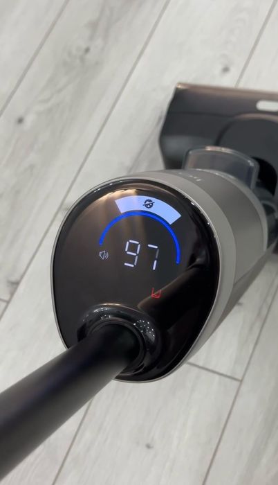 Моющии вертикальный пылесос