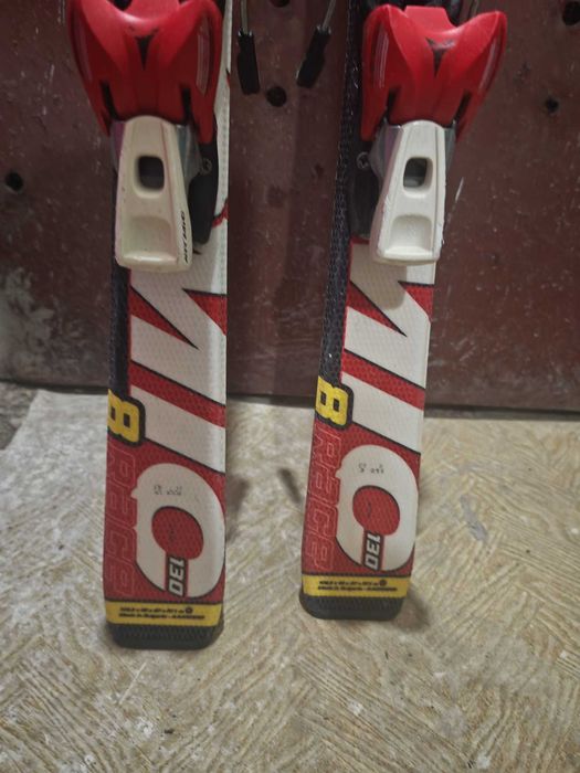 Schi / ski echipament complet copii schiuri Atomic clapari Rossignol casca Scott
