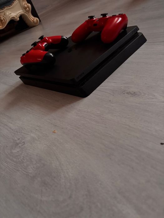 Playstation 4 использовался 2 месяца