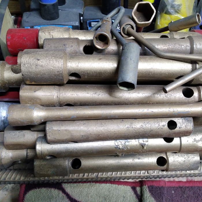 Ключи торцовые и накибные