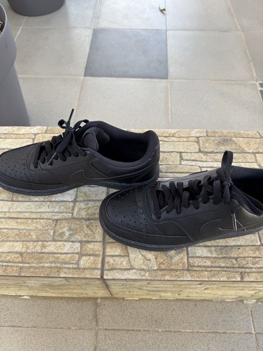 Маратонки и обувки