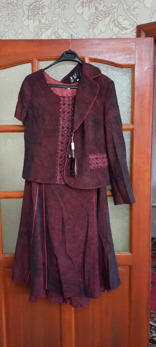 Платье на карпоратив