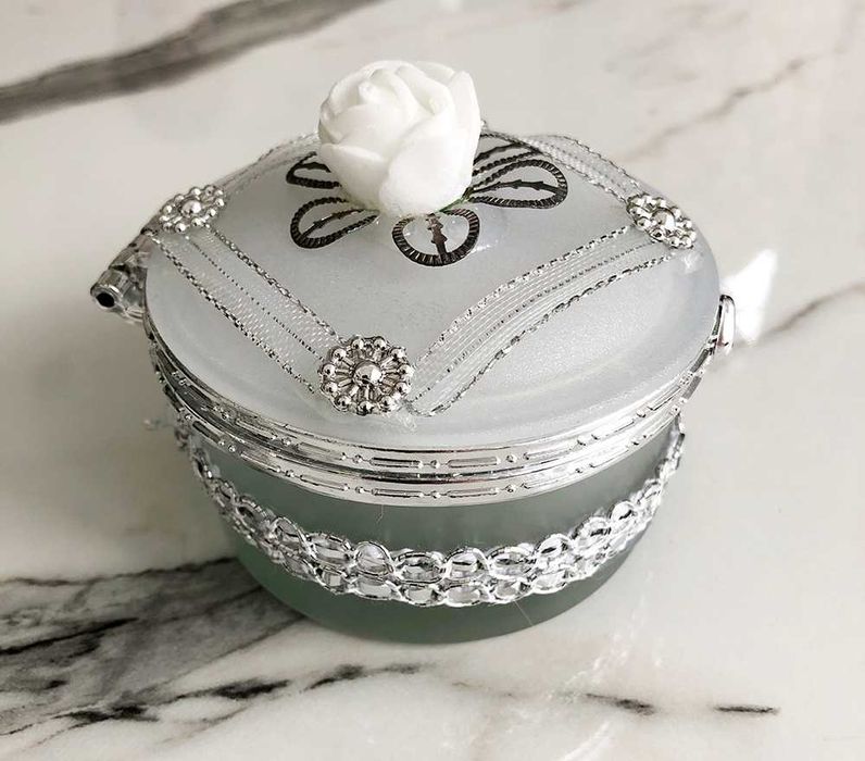 Стъклена кутия за бижута