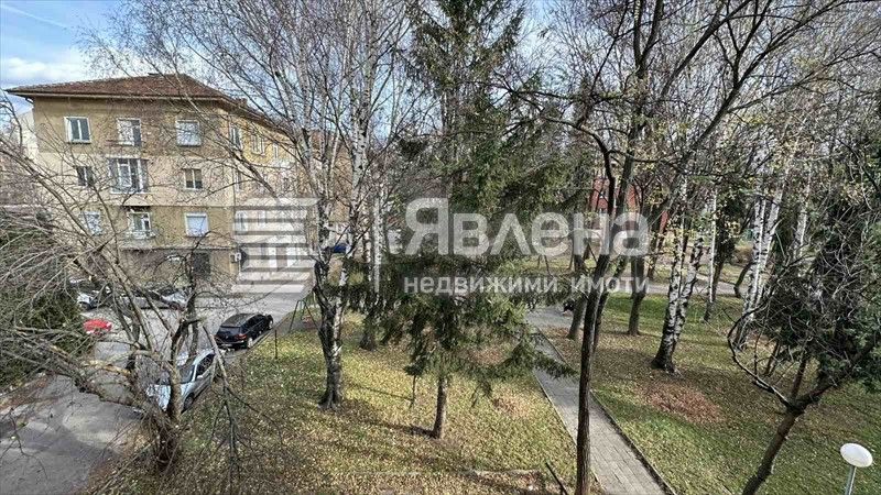 Тристаен апартамент в Перник, кв. Изток