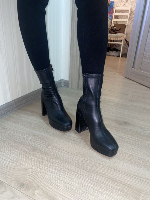 Продам ботинки на кабликах от бренда Zara