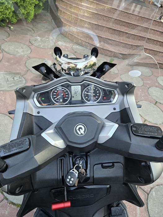 Maxi scuter Qooder quadro , piaggio mp3, yamaha tricity , categoria B