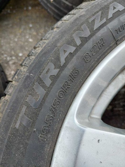 vand 4 jante Ford 15'(Originale) si 4 jante de Logan 15' vechi