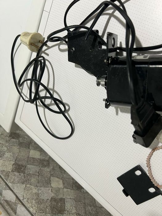 продам швейную машинку  мотор электричкий