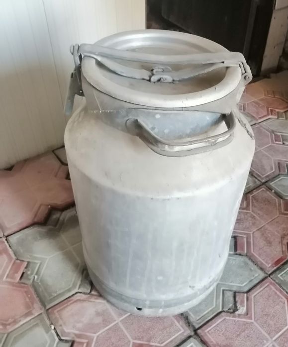 Продам алюминиевую флягу