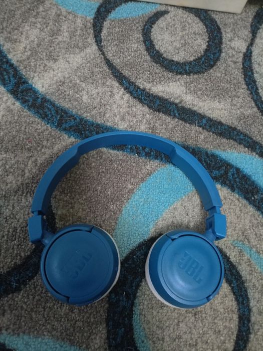 Блютуз наушники накладные.