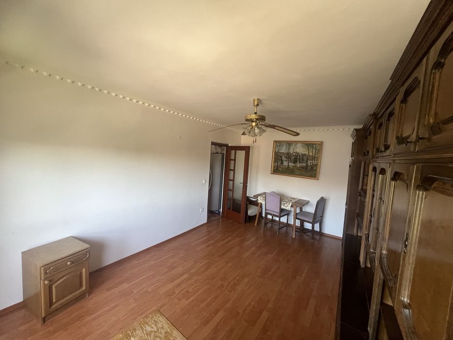Vand apartament 3 camere + GARAJ