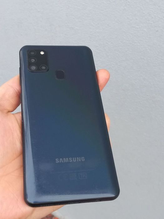 Samsung A21s sotiladi, xotirasi 4/64 GB.
