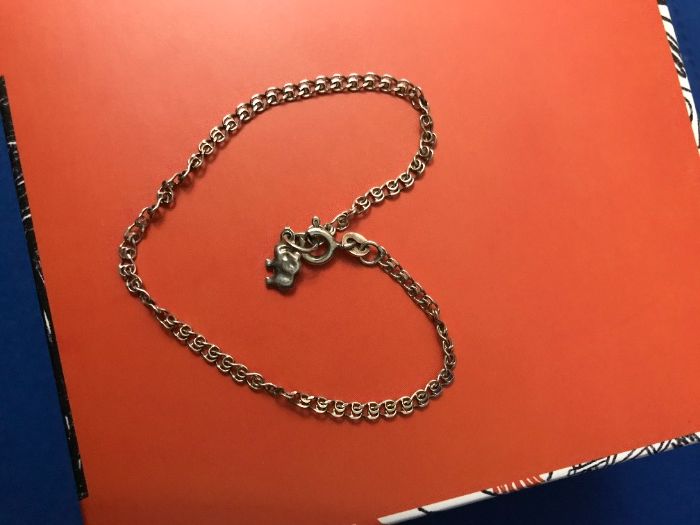 Сребърна гривна със слонче