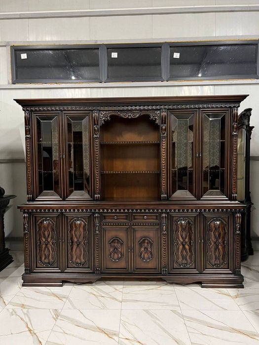 VÂND Vitrină/Bibliotecă din lemn masiv complet restaurată  în stare impecabilă