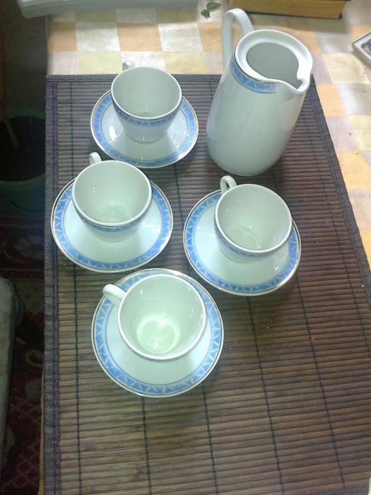 Сервиз-Кафе- Нежни,ФИНИ Шарки,Старинен,Стилен,Красив.Отлично Състояние