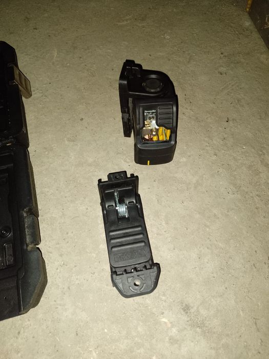 Laser Dewalt cu 2 lini  nou